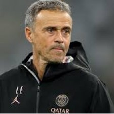 Luis Enrique é a pessoa mais bem paga do Paris Saint-Germain