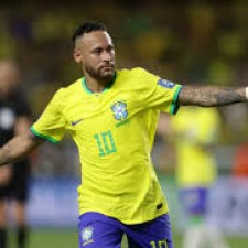 O treinador Carlo Ancelotti ensinou a Neymar a importância de valorizar os princípios