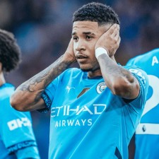 A direcção do Manchester City ousou negociar Savinho